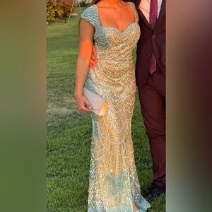 Elegant Sequin Dress in Gold